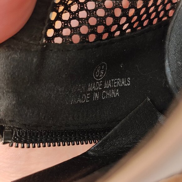 Black and White Mesh High Heels - Sz 8.5 - Picture 7 of 8